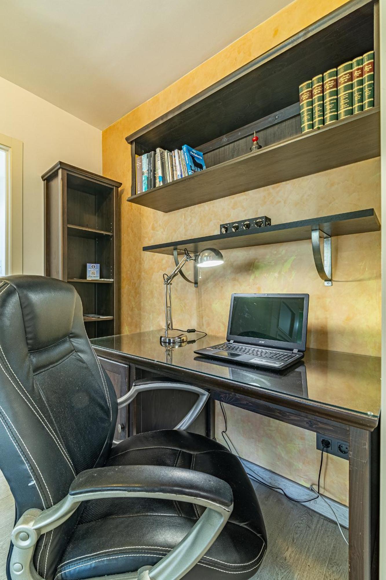 City Center Apartment In Marbella Bagian luar foto
